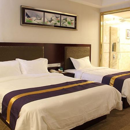 Zhuhai Platinum Holiday Hotel מראה חיצוני תמונה