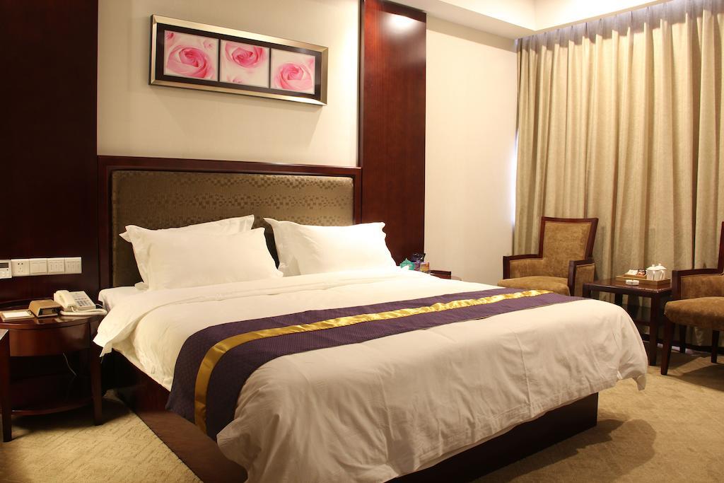 Zhuhai Platinum Holiday Hotel חדר תמונה