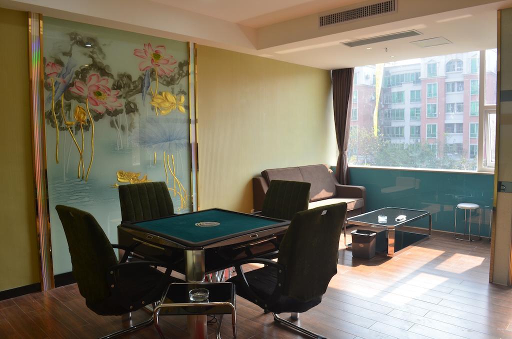 Zhuhai Platinum Holiday Hotel מראה חיצוני תמונה
