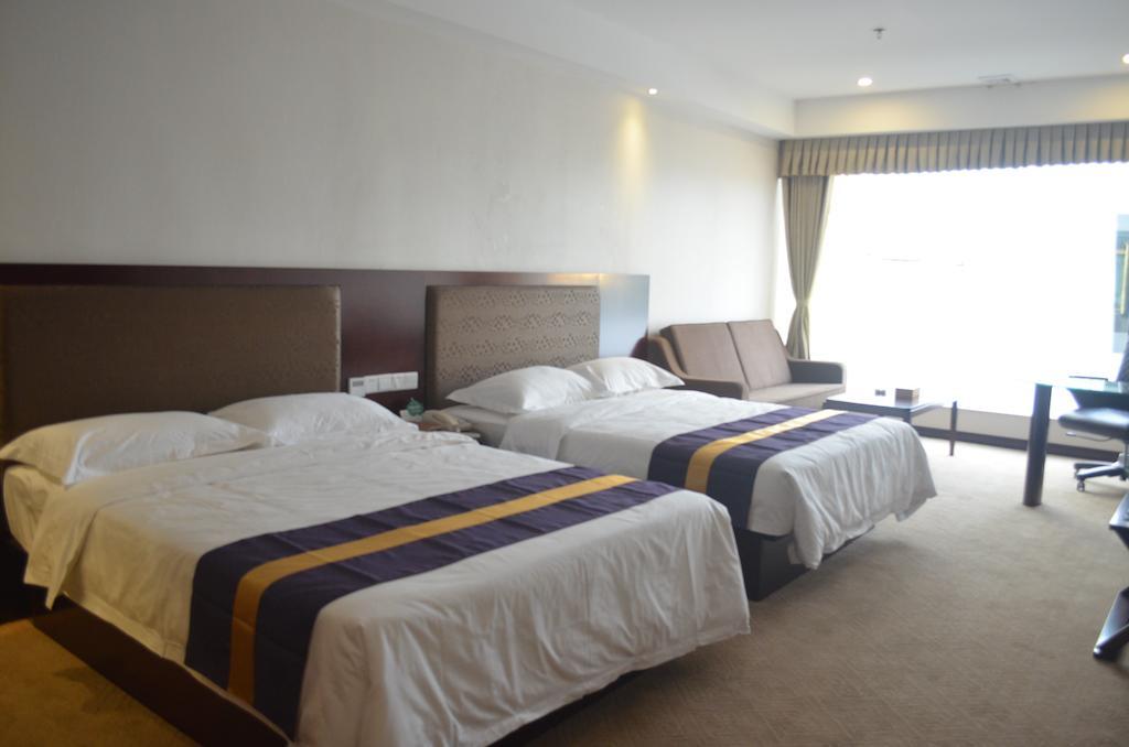 Zhuhai Platinum Holiday Hotel מראה חיצוני תמונה