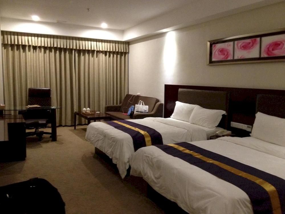 Zhuhai Platinum Holiday Hotel מראה חיצוני תמונה