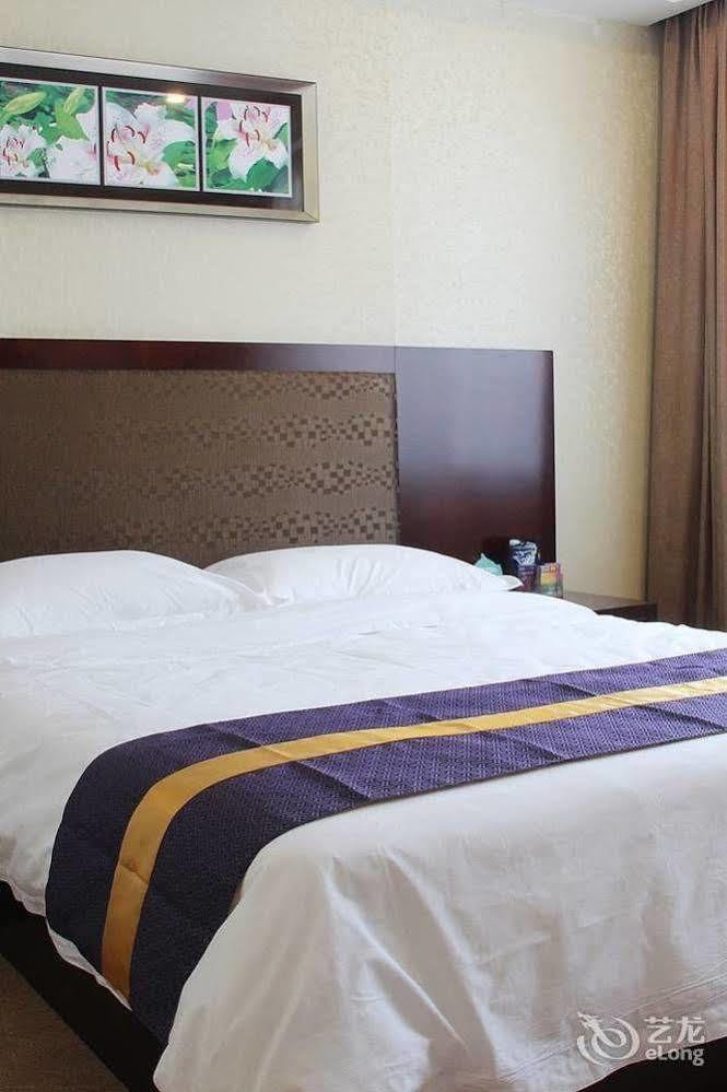 Zhuhai Platinum Holiday Hotel מראה חיצוני תמונה
