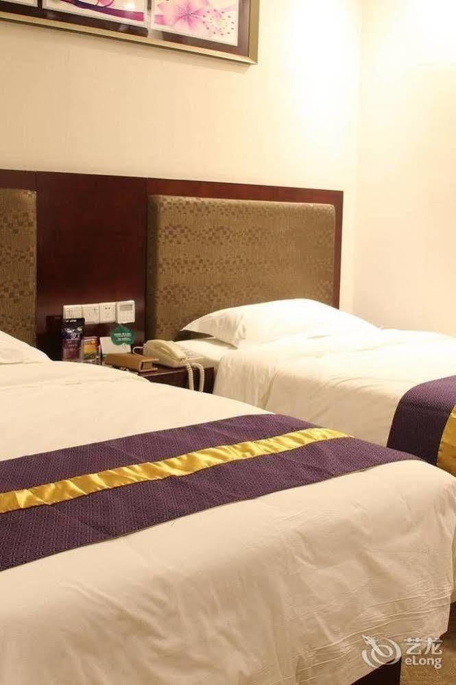 Zhuhai Platinum Holiday Hotel מראה חיצוני תמונה