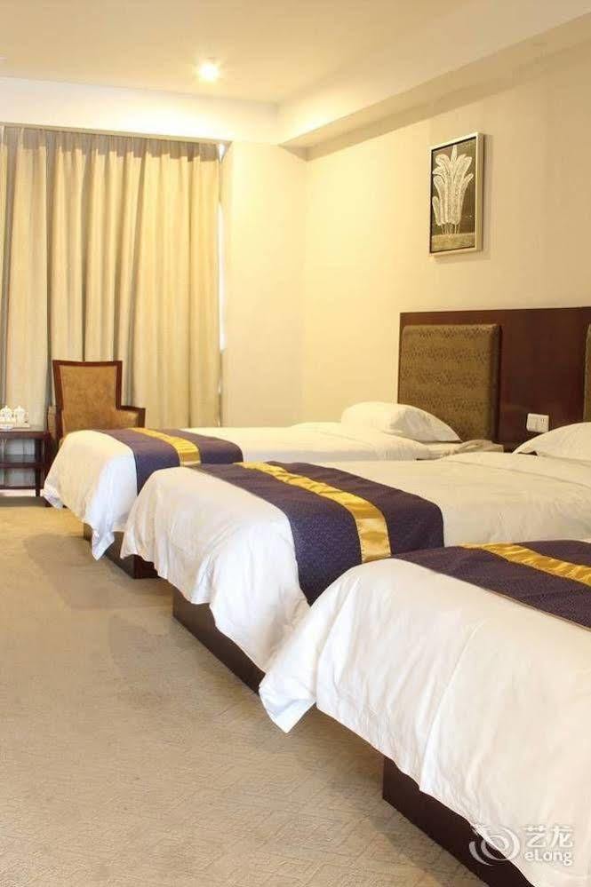 Zhuhai Platinum Holiday Hotel מראה חיצוני תמונה