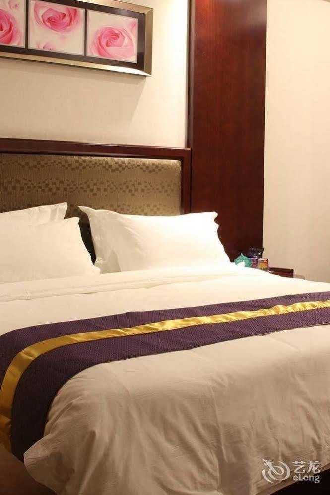Zhuhai Platinum Holiday Hotel מראה חיצוני תמונה
